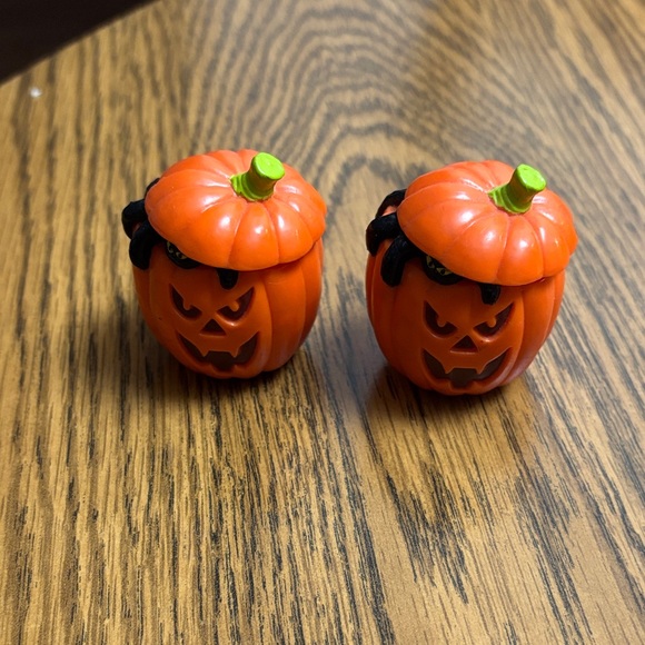 Autumn Pumpkin and Leaf Decor Set - Picture 4 of 6